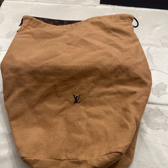 Louis Vuitton Abbesses Monogram Messenger Bag - Picture 12 of 16
